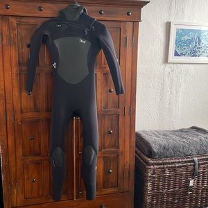 Xcel Infinity hooded surfing wetsuit